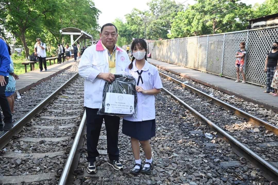 โครงการ “เปิดเทอมใหม่ ปันน้ำใจส่งน้องไปเรียน (Back - to - School)”