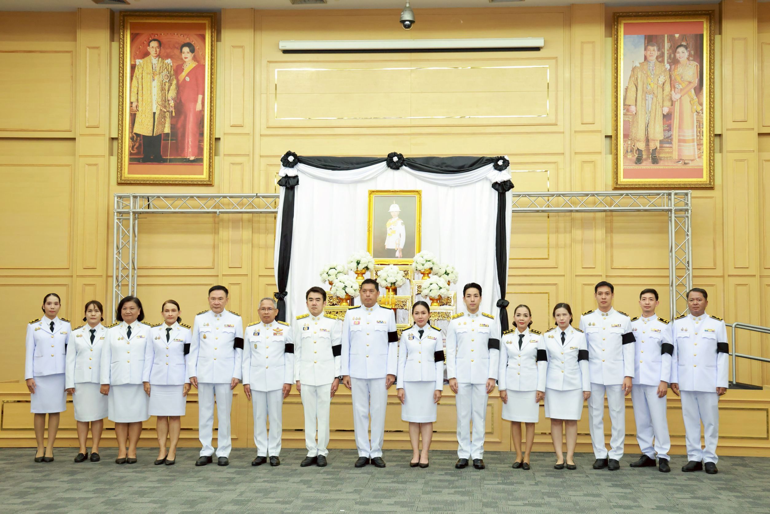 รมว.พม. นำคณะผู้บริหาร พม. ลงนามถวายความอาลัย สมเด็จพระเจ้าลูกเธอ เจ้าฟ้าพัชรกิติยาภา นเรนทิราเทพยวดี กรมหลวงราชสาริณีสิริพัชร มหาวัชรราชธิดา