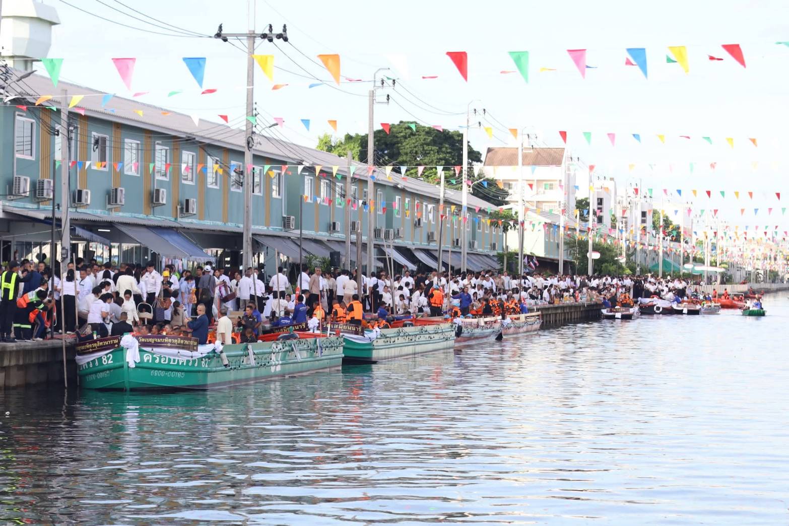 สำนักงานธนานุเคราะห์ ร่วมกิจกรรมพัฒนาคุณภาพชีวิตประชาชนริมคลองเปรมประชากร เฉลิมพระเกียรติสมเด็จพระนางเจ้าฯ พระบรมราชินี